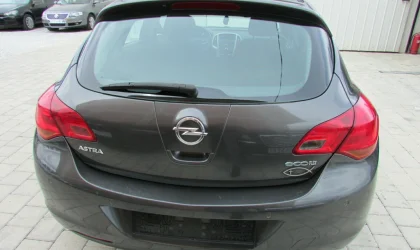 Opel Astra  - 2012