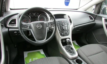 Opel Astra  - 2012