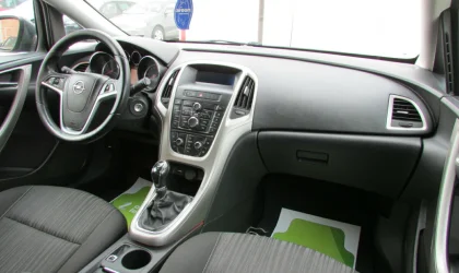 Opel Astra  - 2012