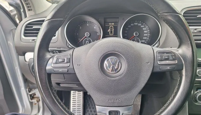 Volkswagen Golf  - 2009