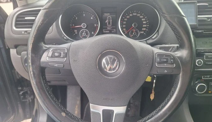 Volkswagen Golf  - 2010