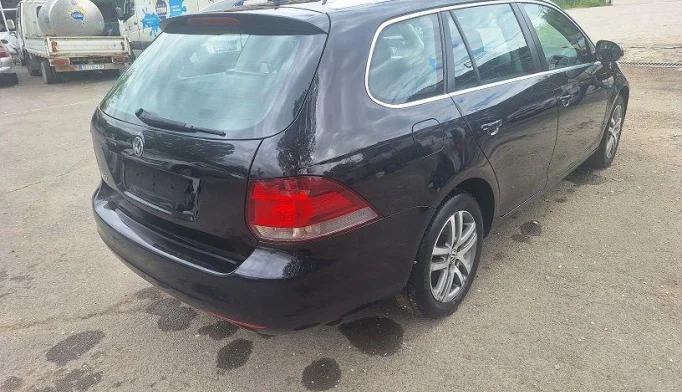 Volkswagen Golf  - 2010