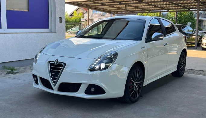 Alfa Romeo Giulietta   - 2013