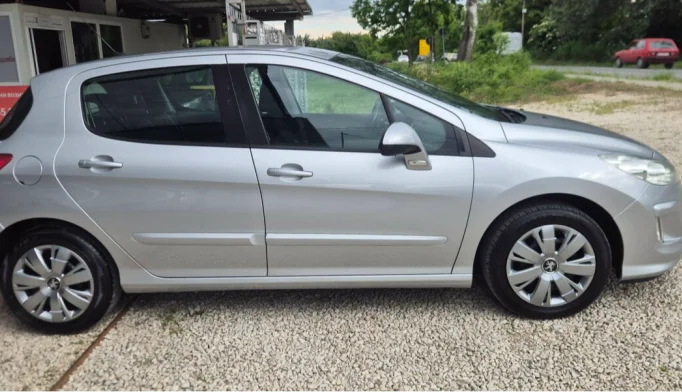 Peugeot 308  - 2010