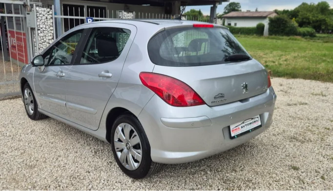 Peugeot 308  - 2010