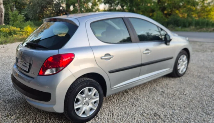 Peugeot 207  - 2011