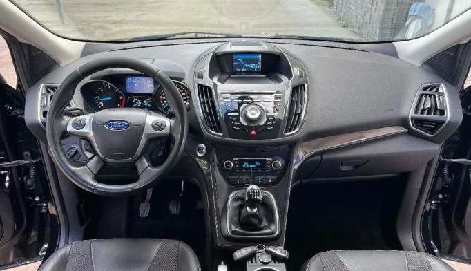 Ford Kuga  - 2014