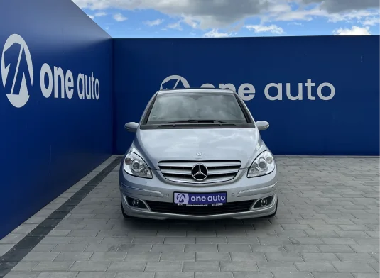 Mercedes-Benz B200
