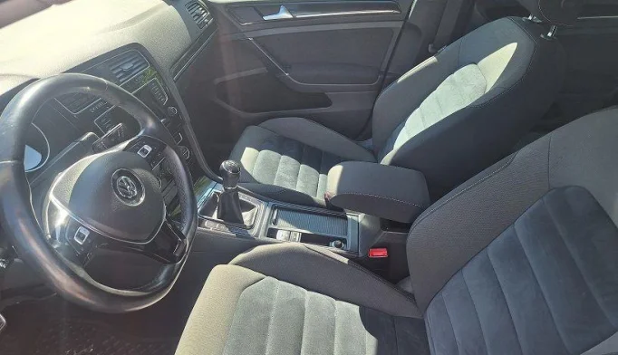 Volkswagen Golf  - 2013