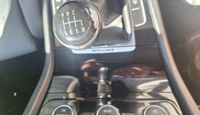 Volkswagen Golf  - 2013