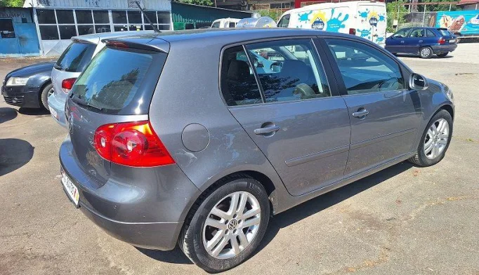 Volkswagen Golf  - 2009