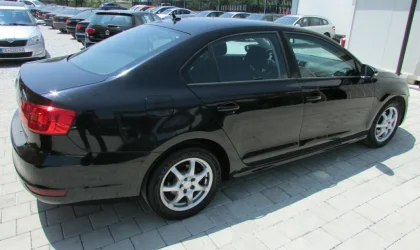 Volkswagen Jetta  - 2011