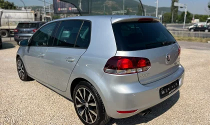 Volkswagen Golf  - 2009