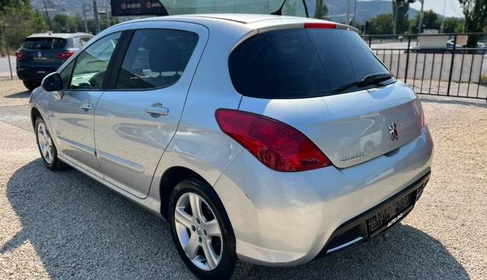 Peugeot 308  - 2011