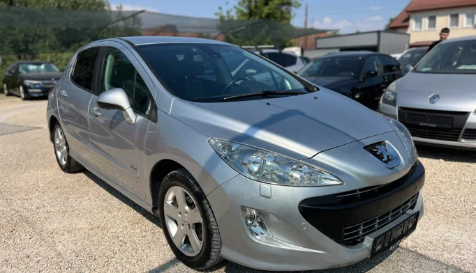 Peugeot 308  - 2011