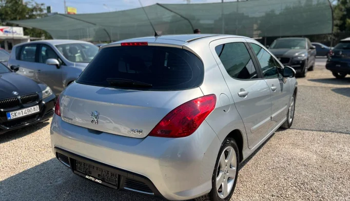 Peugeot 308  - 2011