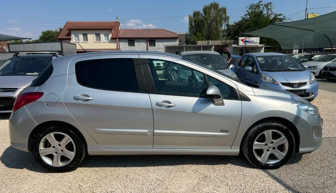 Peugeot 308  - 2011