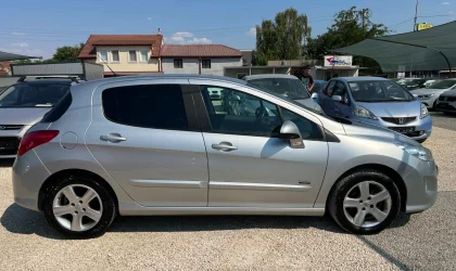 Peugeot 308  - 2011
