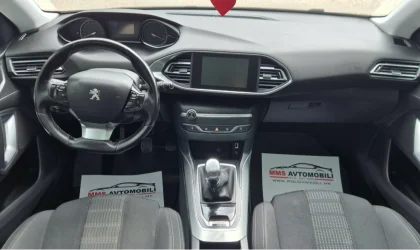 Peugeot 308  - 2015