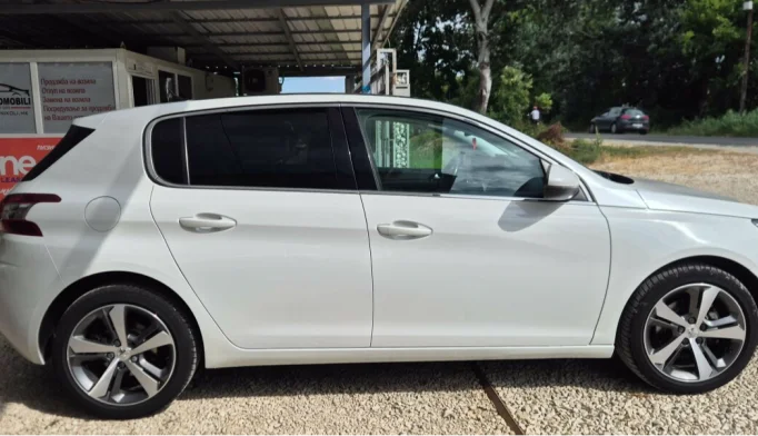 Peugeot 308  - 2015