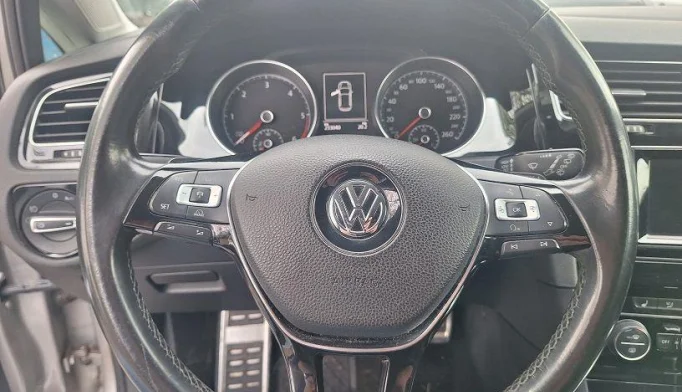 Volkswagen Golf  - 2012
