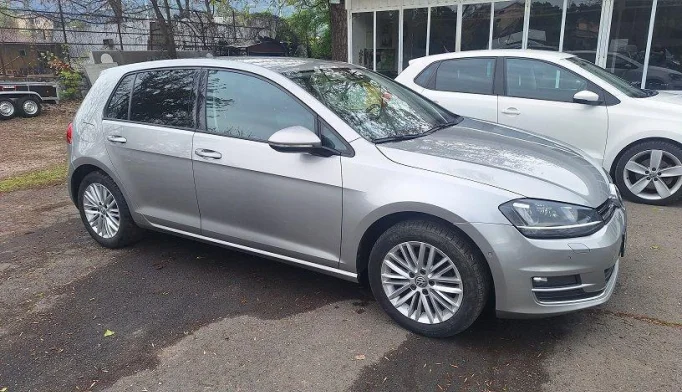 Volkswagen Golf  - 2012