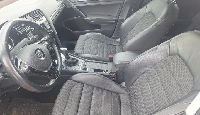 Volkswagen Golf  - 2012