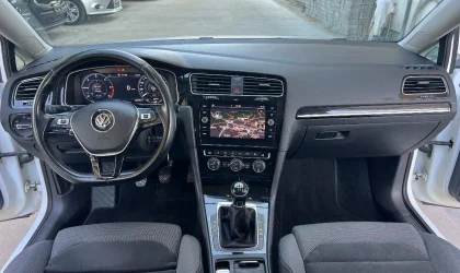 Volkswagen Golf  - 2018