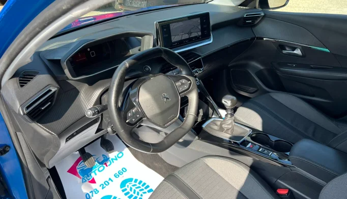 Peugeot 208  - 2020