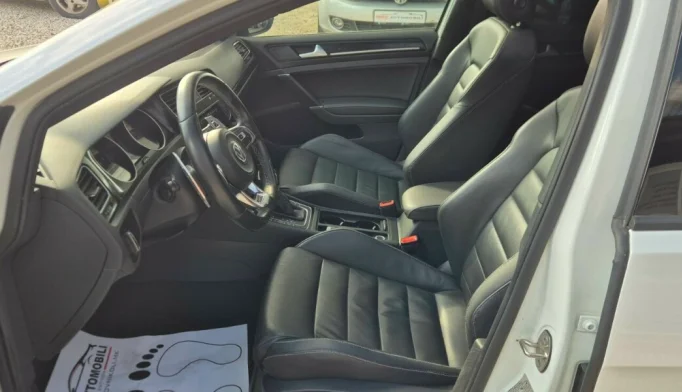 Volkswagen Golf  - 2015
