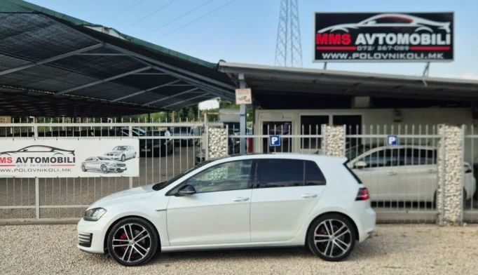 Volkswagen Golf  - 2015