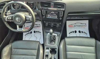 Volkswagen Golf  - 2015