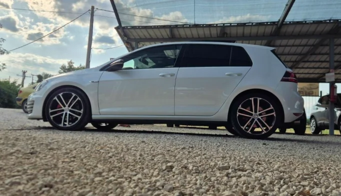 Volkswagen Golf  - 2015
