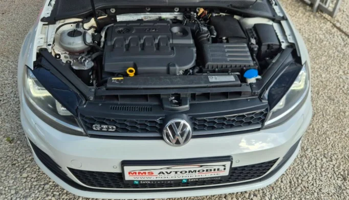 Volkswagen Golf  - 2015
