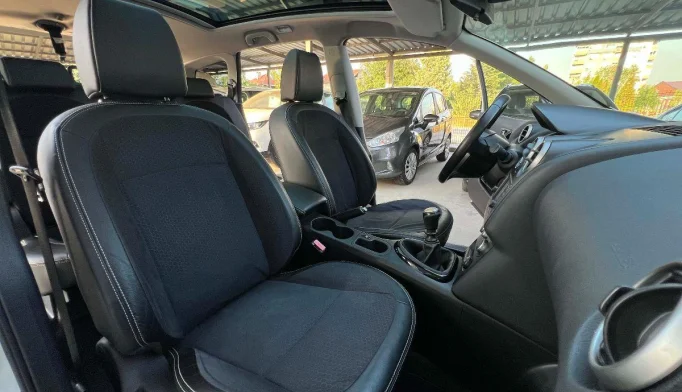 Nissan Qashqai+2  - 2013