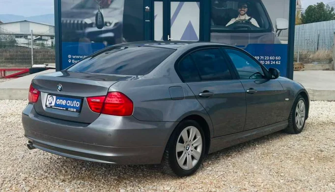 BMW 3 Series  - 2011