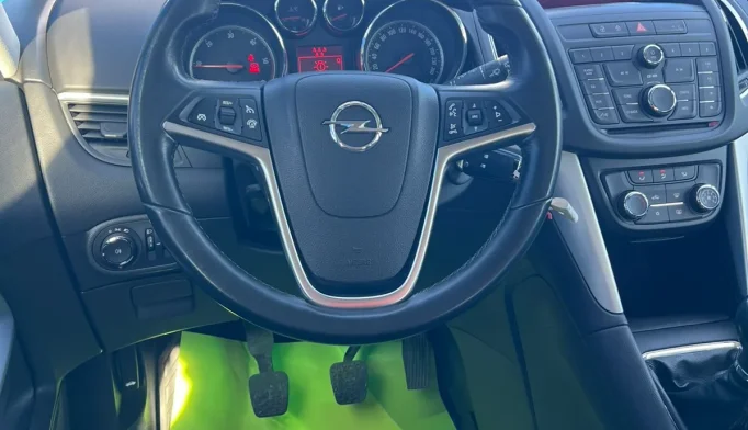 Opel Zafira Life  - 2011