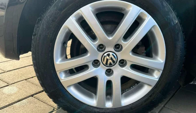 Volkswagen Golf  - 2009