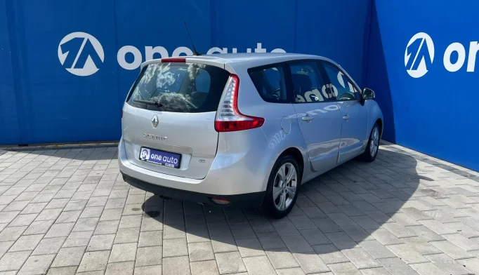 Renault Scenic  - 2011