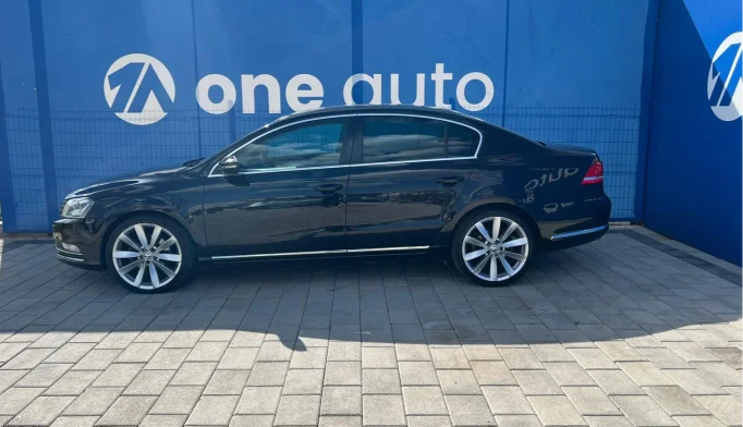 Volkswagen Passat  - 2011