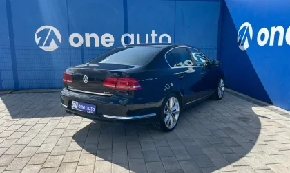 Volkswagen Passat  - 2011