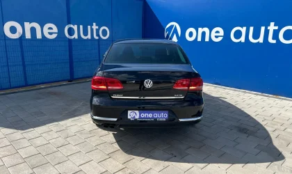 Volkswagen Passat  - 2011