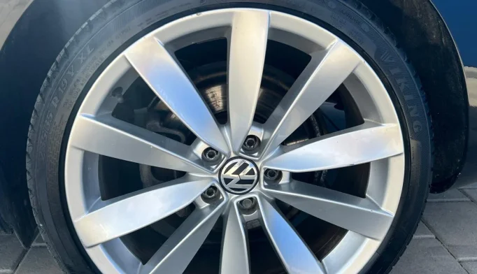 Volkswagen Passat  - 2011