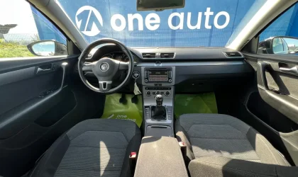 Volkswagen Passat  - 2011