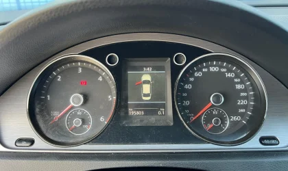 Volkswagen Passat  - 2011