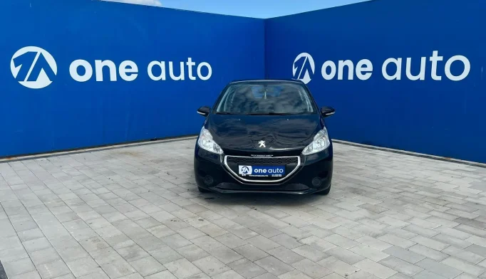 Peugeot 208  - 2012