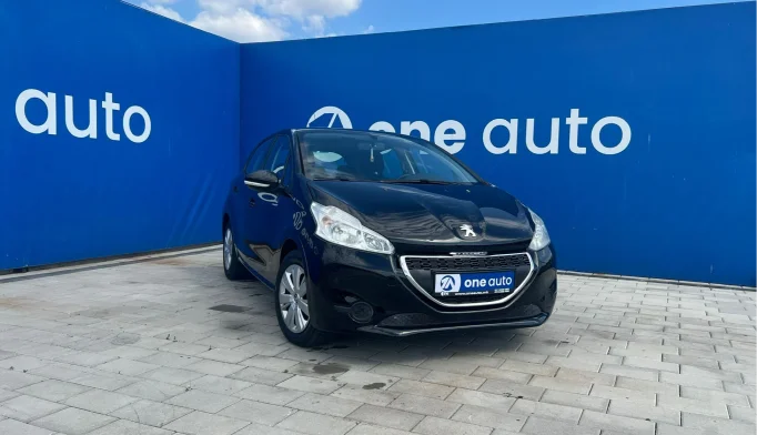 Peugeot 208  - 2012