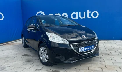 Peugeot 208  - 2012