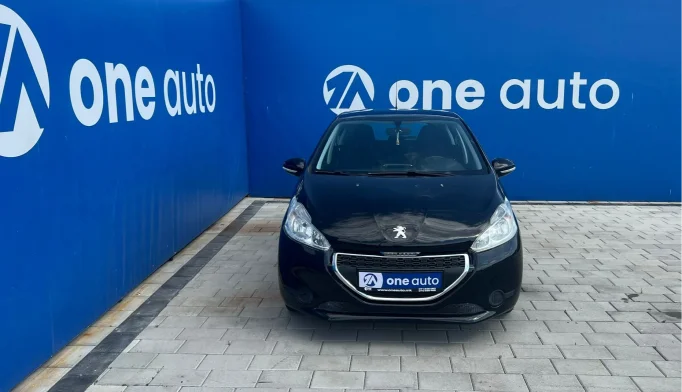 Peugeot 208  - 2012