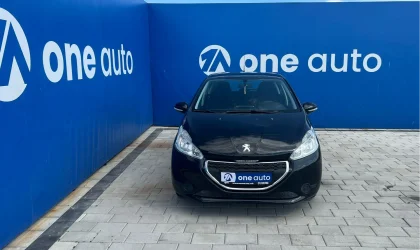 Peugeot 208  - 2012